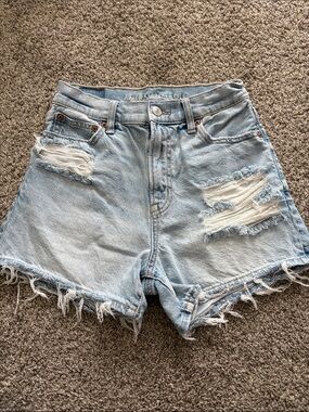 American Eagle 90s Boyfriend Short
